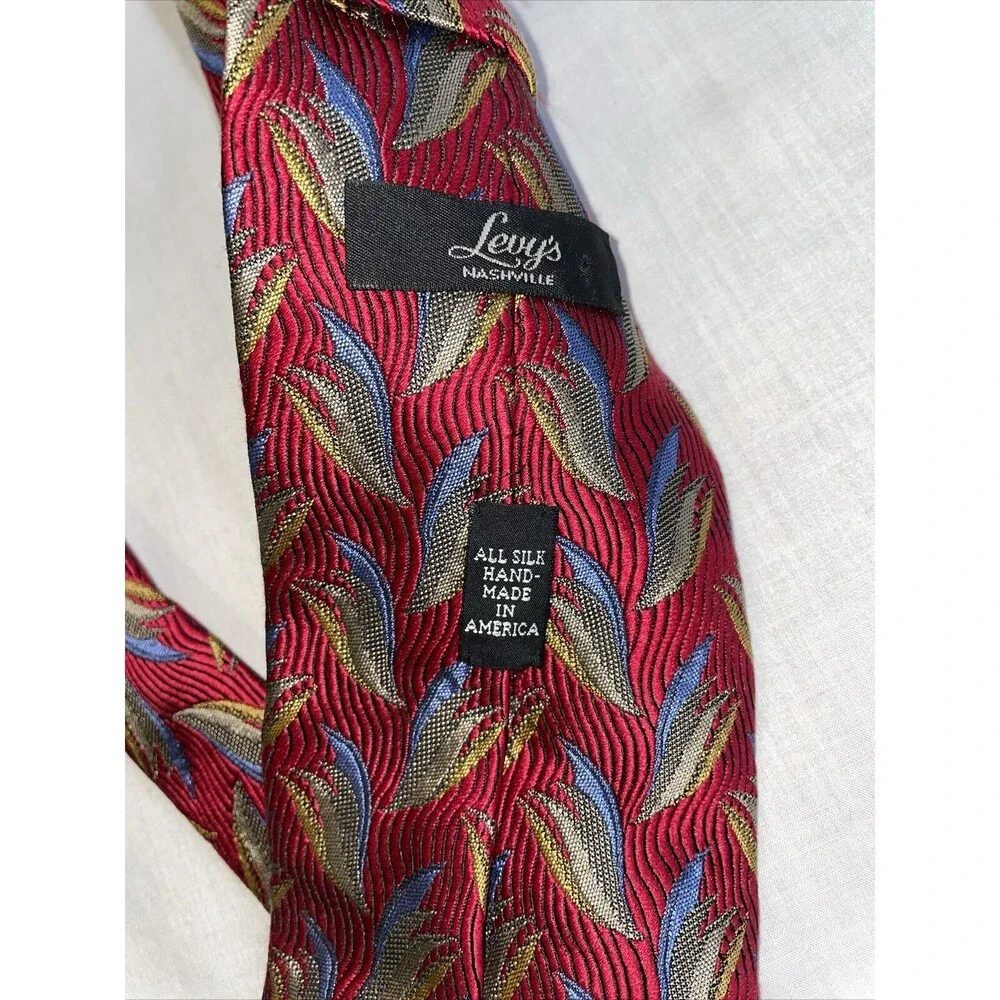 Levy’s Dress Tie Men’s Size 58” Red Floral 100% Silk Designer